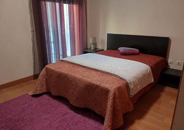 Apartamento T1 mobilado e equipado com garagem fechada. Glicínias!