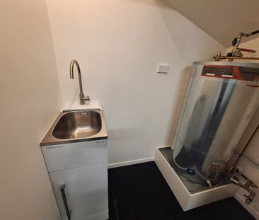 Modern Living - Photo 3