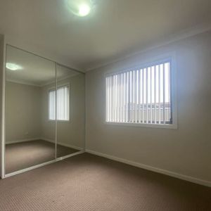 Modern 2-Bedroom Granny Flat in Prime St Marys Location - Photo 3