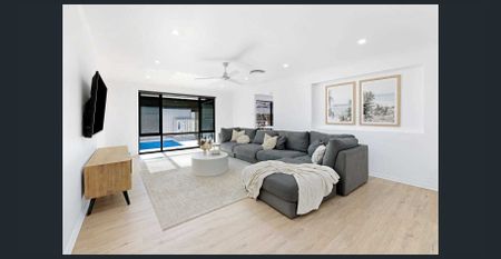 🌟 Spacious Family Home with Pool & Multiple Living Areas in Somerton Ridge! 🌴 - Photo 3