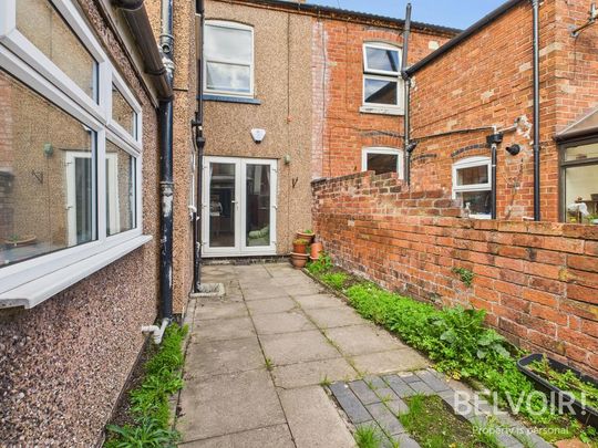 3 bedroom terraced house to rent - Photo 1