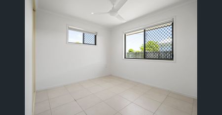 Renovated home with shed - Walking distance to the beach - Photo 5