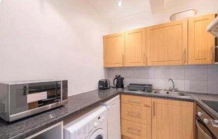 3 bedroom flat to rent - Photo 4