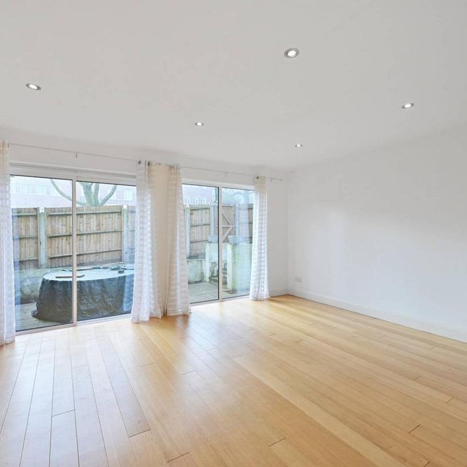 5 bedroom semi-detached house to rent - Photo 1