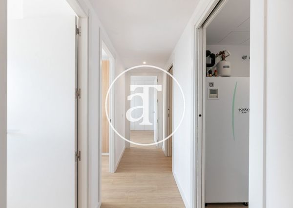 4 bedroom apartment for rent with 2 bathrooms near the beach