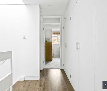 Alexandra Close, Walton-on-thames, Surrey, KT12 - Photo 1