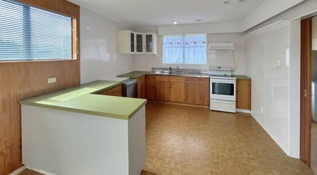 MASTERTON - 3 BEDROOMS - Photo 2