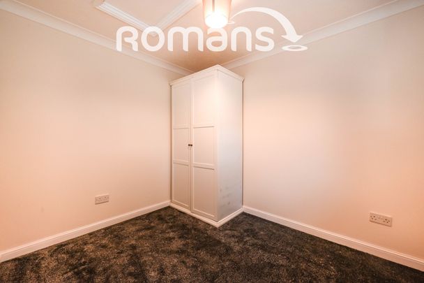 Verbena Close, RG41 - Photo 1