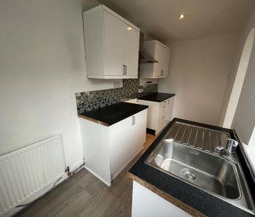 3 bedroom terraced house to rent - Photo 6