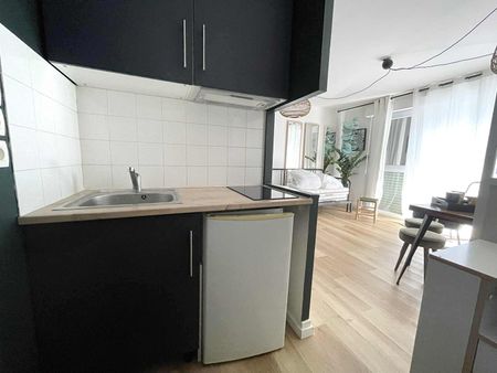 Location Appartement 1 pièce 23m² LA ROCHELLE 17000 - Photo 4