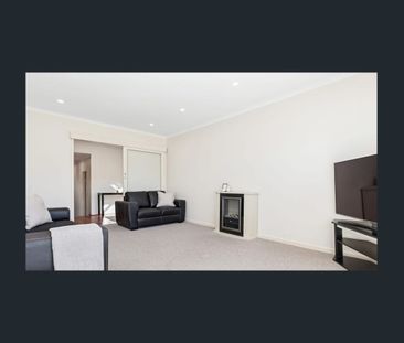 Well maintained 3 bedroom family home! - Photo 6