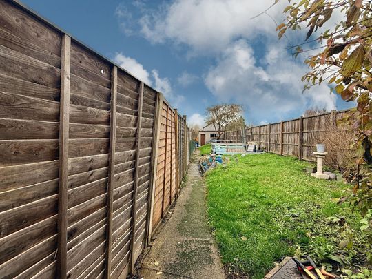 Staplegrove Road, Taunton - Photo 1