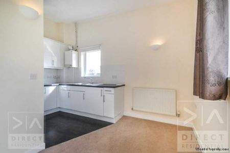 2 bedroom property to rent in Leatherhead - Photo 5