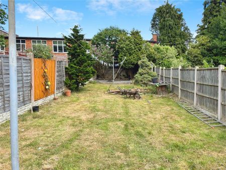 3 bedroom terraced house to rent - Photo 5