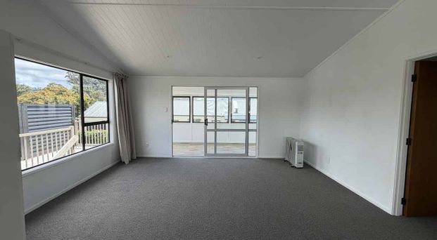 Comfort on Catherine Cres - Photo 1