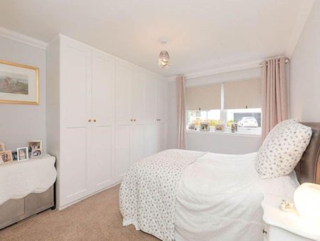 3 bedroom detached house to rent - Photo 4