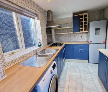 3 bedroom semi-detached house to rent - Photo 4