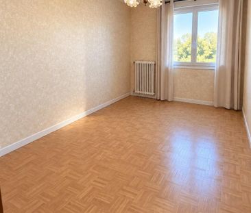 Location Appartement 3 pièces 67m² MACON 71000 - Photo 4
