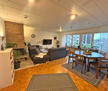 Großzügige 5-Zimmer-Wohnung mit Einbauküche, Kamin und Balkon in Bo... - Foto 3