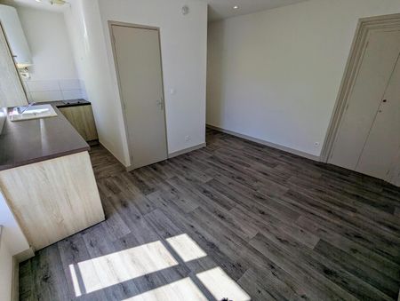 Location Appartement 1 pièce 20m² CLERMONT FERRAND 63000 - Photo 2