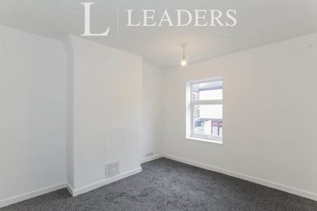 2 bedroom house to rent Victoria Street, ST5 - Photo 2