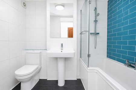 3 Bed property for rent - Photo 2