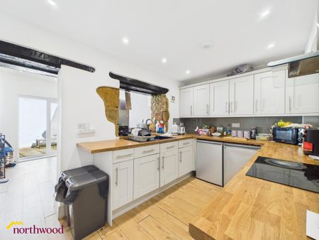 1 bedroom in a house share to rent - Photo 4