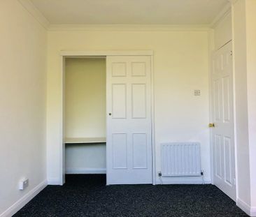 2 bedroom semi-detached house to rent - Photo 4