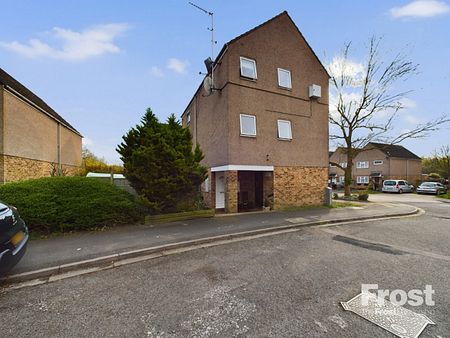 Dickenson Road, Feltham,TW13 - Photo 2