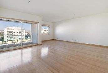 3 Bedroom Apartment with a view, Fórum Oeiras, Oeiras