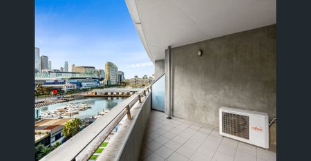 Executive Docklands Apartment - Photo 3