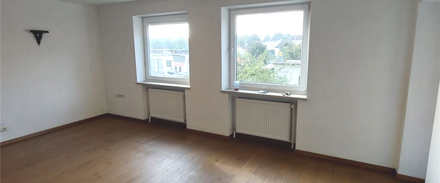 *Ab sofort: Gemütliche 4 Zimmer-Wohnung in guter Stadtlage zu vermieten! (auch WG, Großfamilie oder mit Haustier.... möglich) - Foto 1