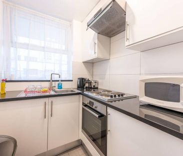 1 bedroom flat to rent - Photo 2