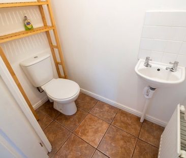 Rosebay, Wokingham, Berkshire, RG40 - Photo 6