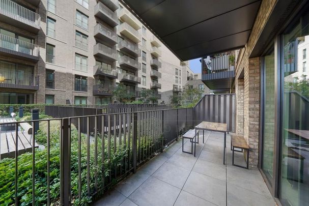 Studio to rent - Photo 1