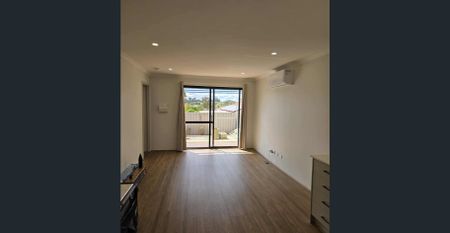 11A Cowling Way, Parmelia, WA 6167 - Photo 5