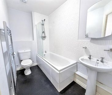 2 bedroom flat to rent - Photo 6