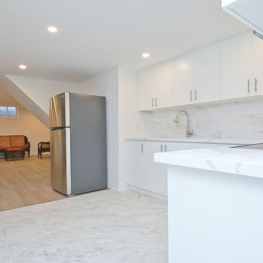 For Lease - 2 Betteridge Lane, Toronto, Ontario - Photo 1