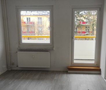 Hübsche 3 Zimmerwohnung mit Balkon steht zum sofortigen Einzug bereit! - Foto 2