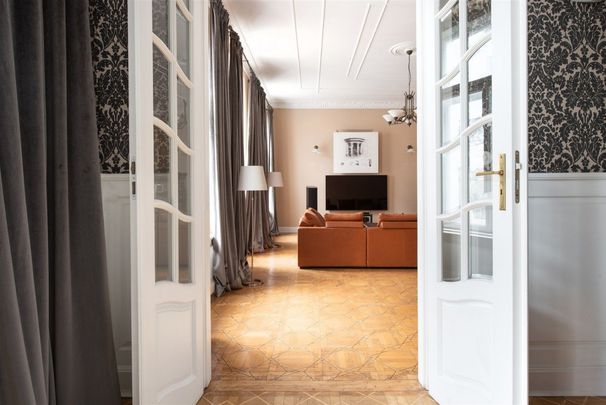 Niepowtarzalny apartament w historycznej kamienicy - Zdjęcie 1
