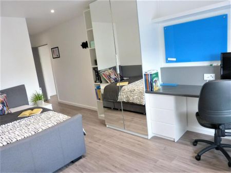 3 bedroom apartment to rent - Photo 4