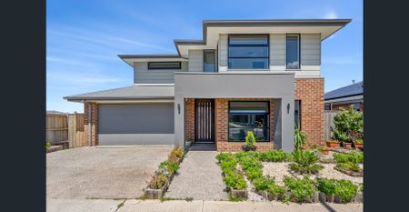 Stylish Double-Storey Family Home in a Prime Location - Photo 5