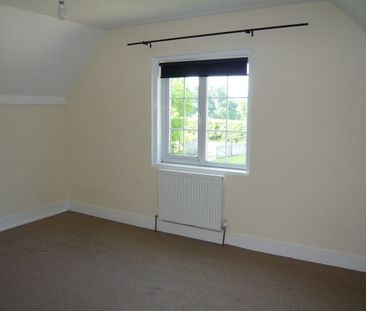 Well presented 3 bedroom semi-detached period property in a semi-ru... - Photo 4