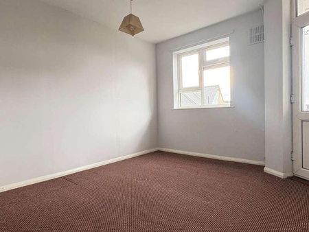 Dean Church House, Fifth Avenue, Portsmouth, PO6 - Photo 4