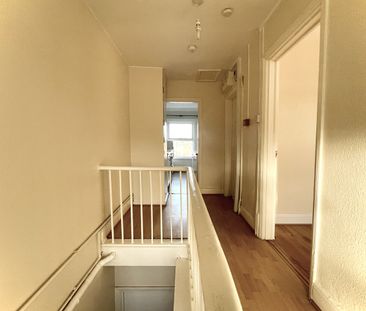 1 Bed Flat, Lower Addiscombe Road, CR0 - Photo 4