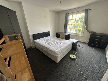 Room in a Shared Flat, Rock Street, BN2 - Photo 2