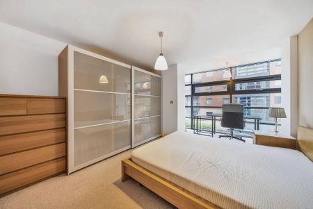 3 bedroom flat to rent - Photo 4