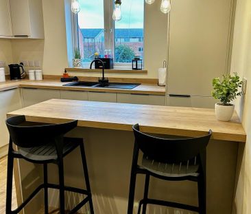 6 bedroom semi-detached house to rent - Photo 4