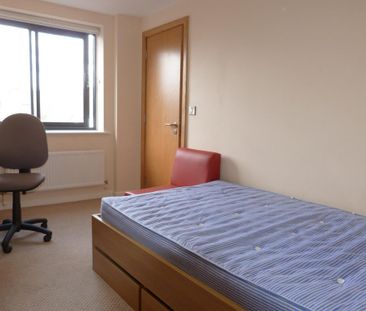 1 bedroom in a flat share to rent - Photo 1