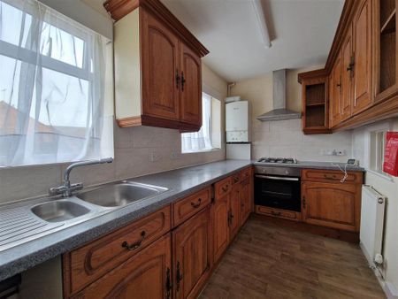 2 bedroom maisonette to rent - Photo 4